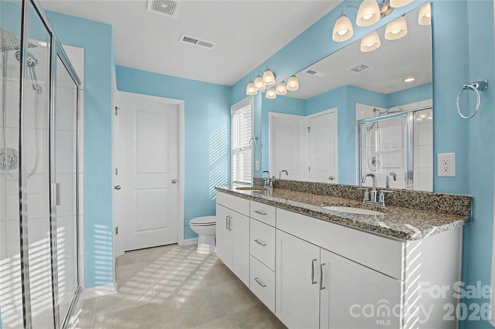 33 Cedar Hill Road, Hendersonville, NC 28792