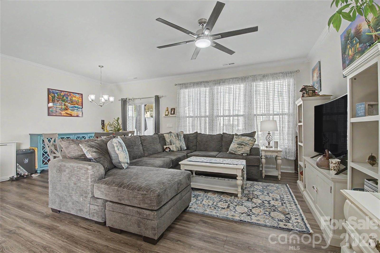 33 Cedar Hill Road, Hendersonville, NC 28792