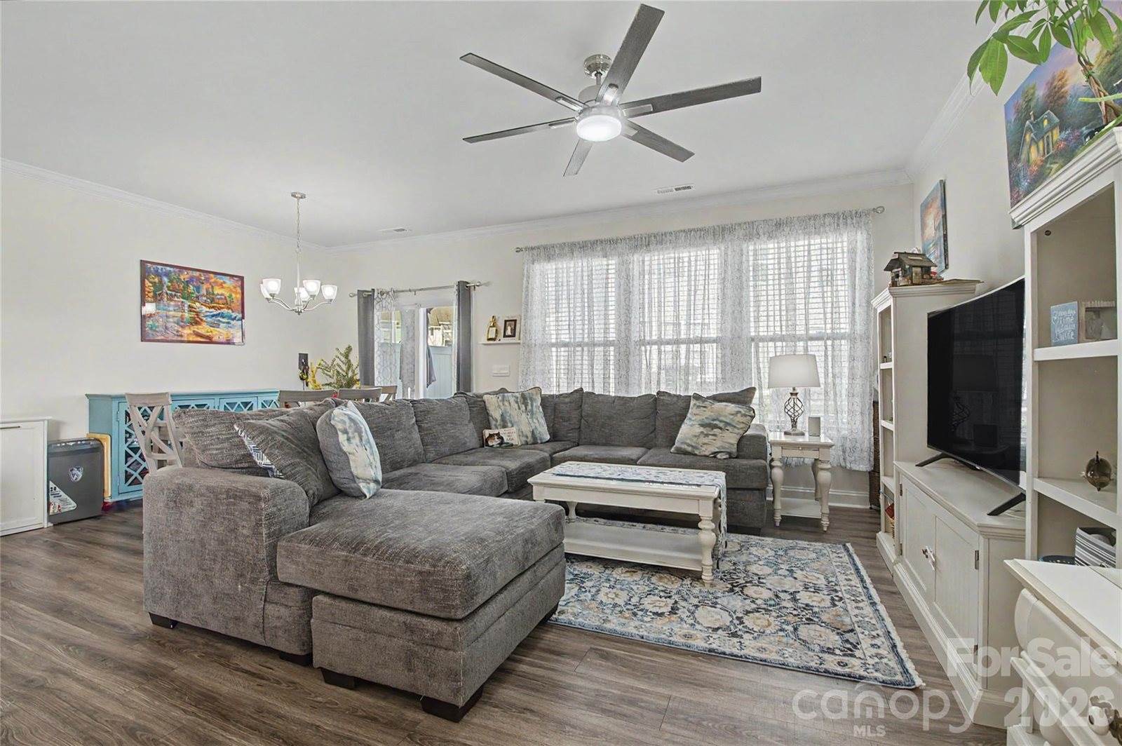 33 Cedar Hill Road, Hendersonville, NC 28792