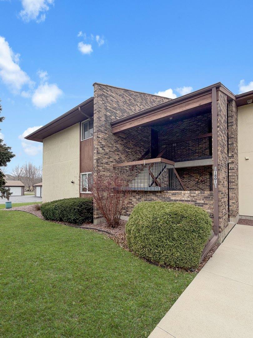 1801 South Yellow Creek Court, #A1, Freeport, IL 61032