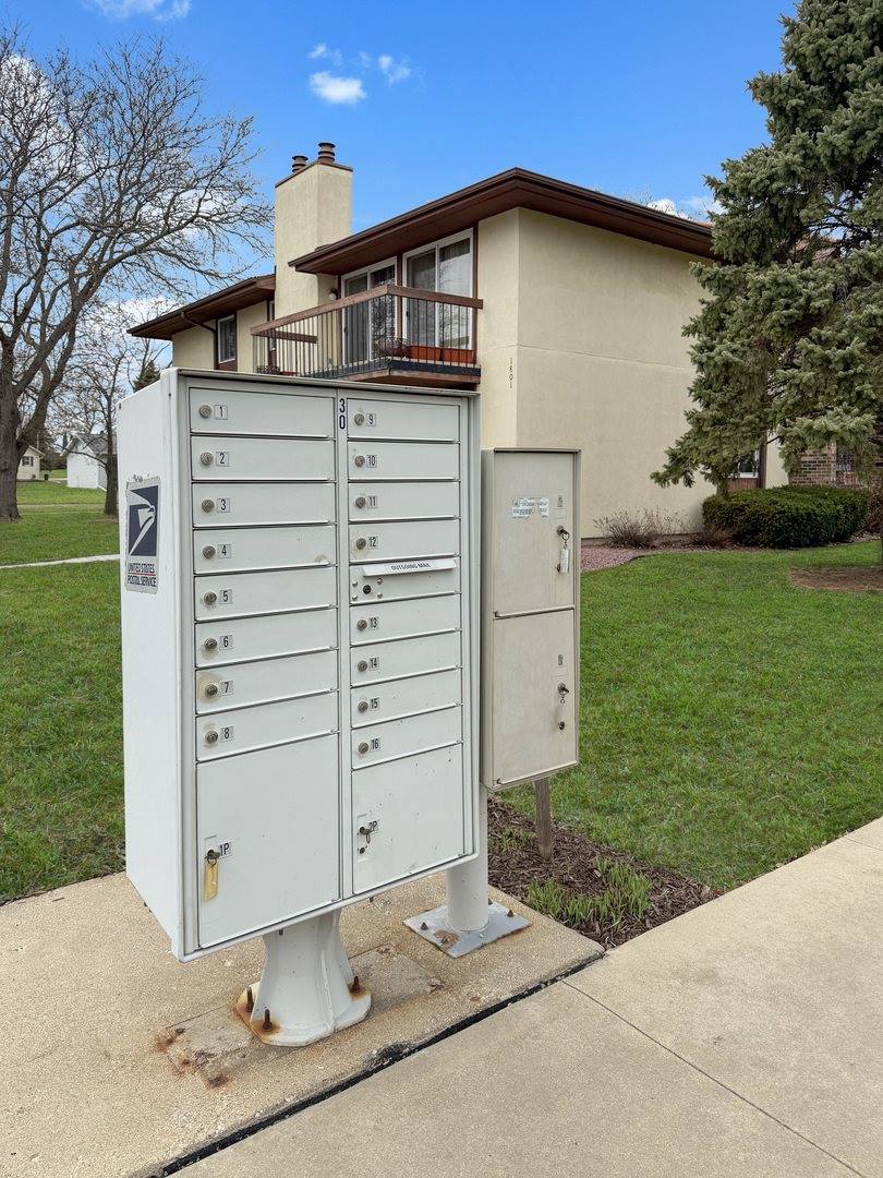 1801 South Yellow Creek Court, #A1, Freeport, IL 61032