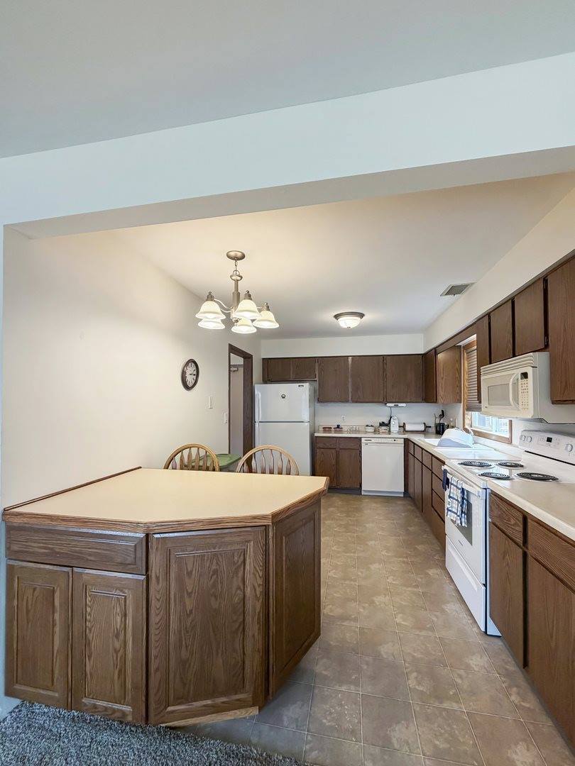 1801 South Yellow Creek Court, #A1, Freeport, IL 61032