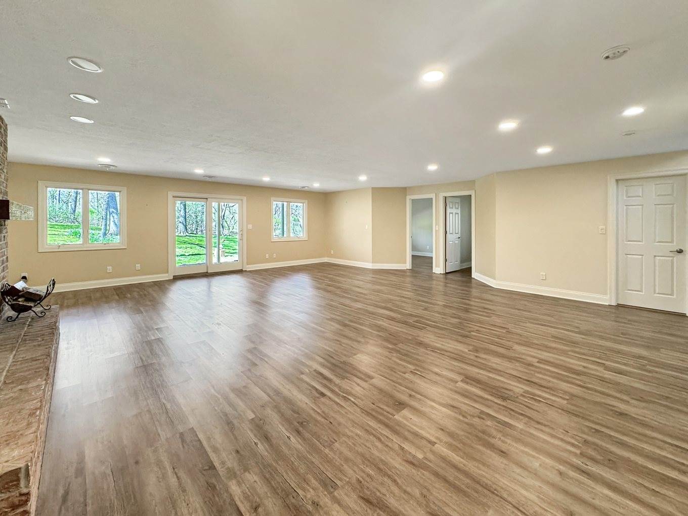 1669 Barberry Circle, Freeport, IL 61032