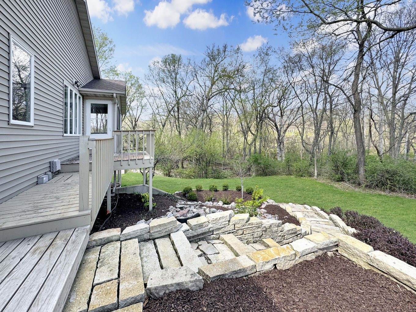 1669 Barberry Circle, Freeport, IL 61032