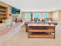 1669 Barberry Circle, Freeport, IL 61032