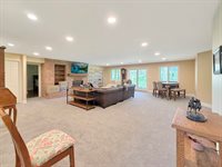 1669 Barberry Circle, Freeport, IL 61032