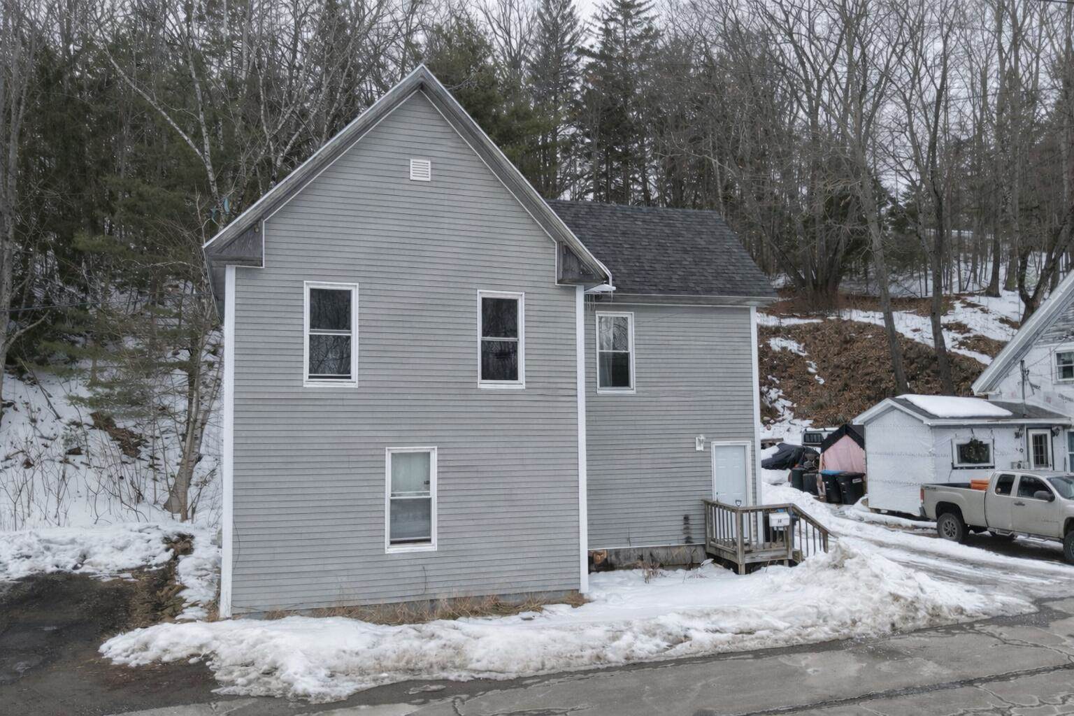 25 Margin Street, Orono, ME 04473