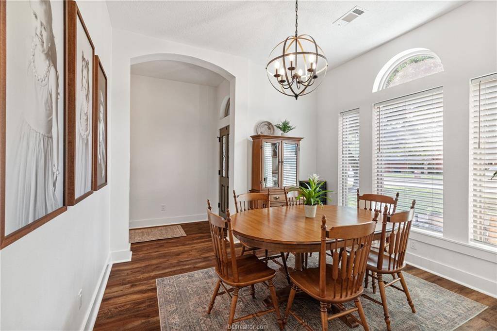 1725 Purple Martin Cove, College Station, TX 77845