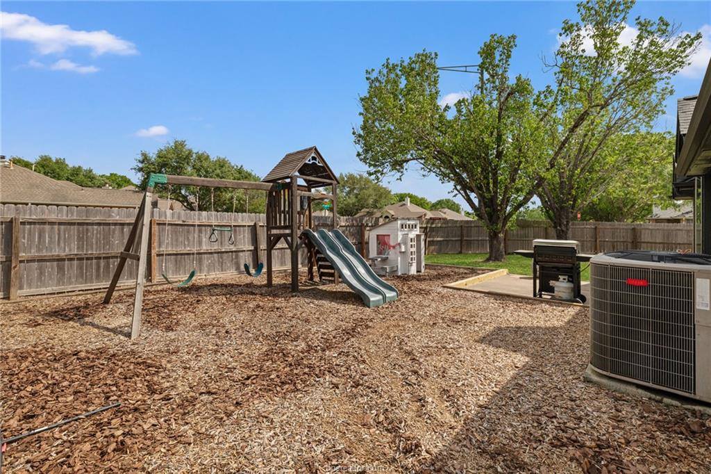 1725 Purple Martin Cove, College Station, TX 77845