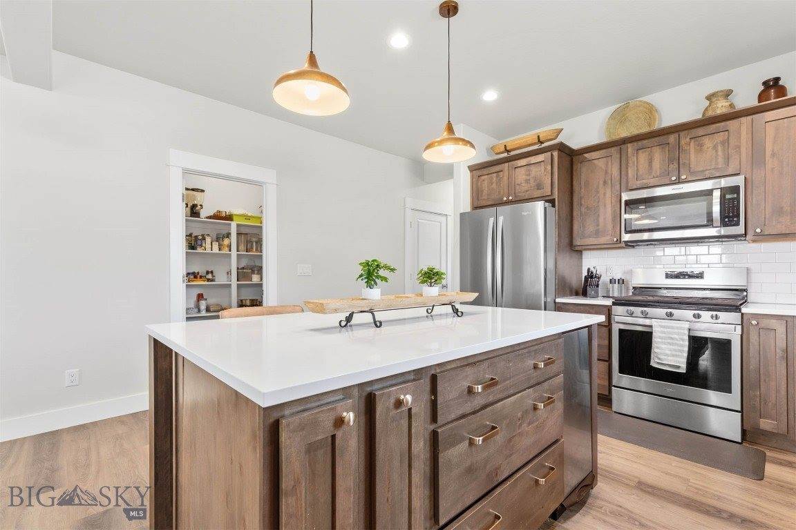 897 White Horse Loop, Bozeman, MT 59718