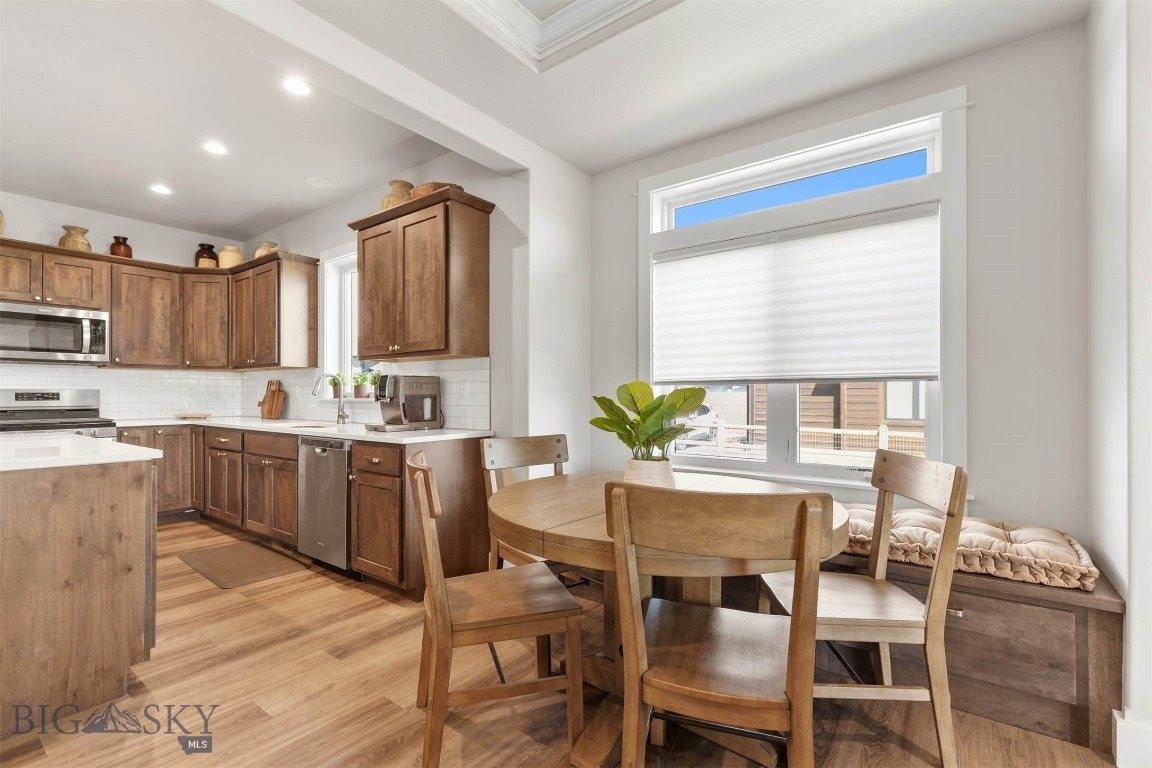 897 White Horse Loop, Bozeman, MT 59718