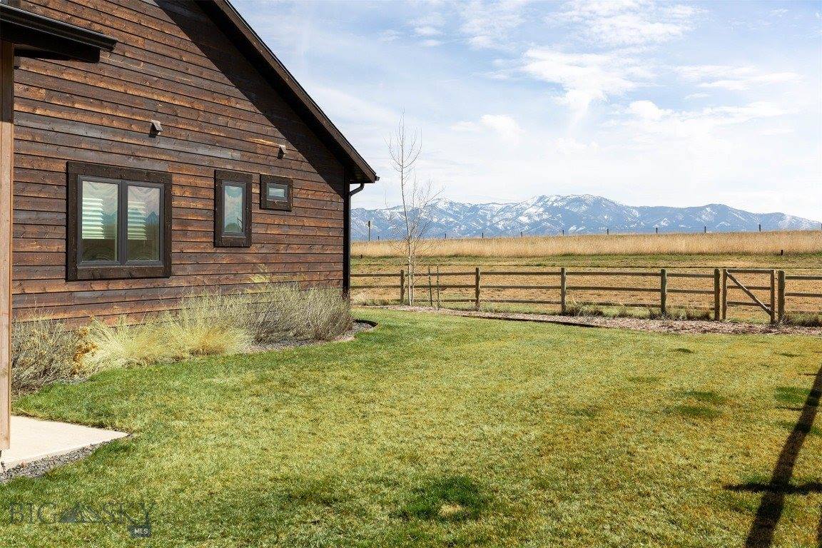 897 White Horse Loop, Bozeman, MT 59718