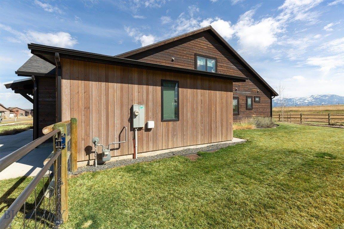 897 White Horse Loop, Bozeman, MT 59718