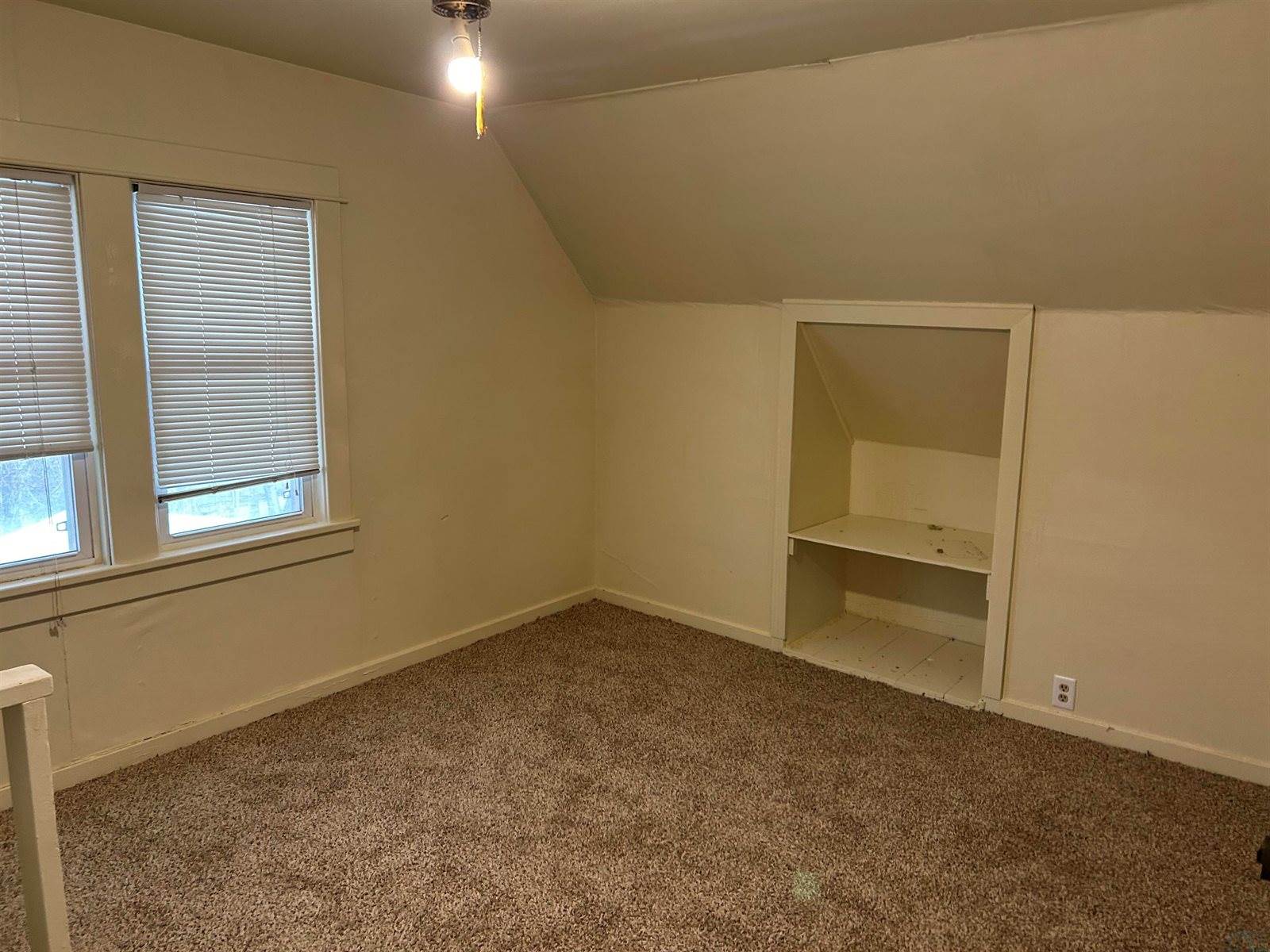 1213 S Helen St, Sioux City, IA 51106