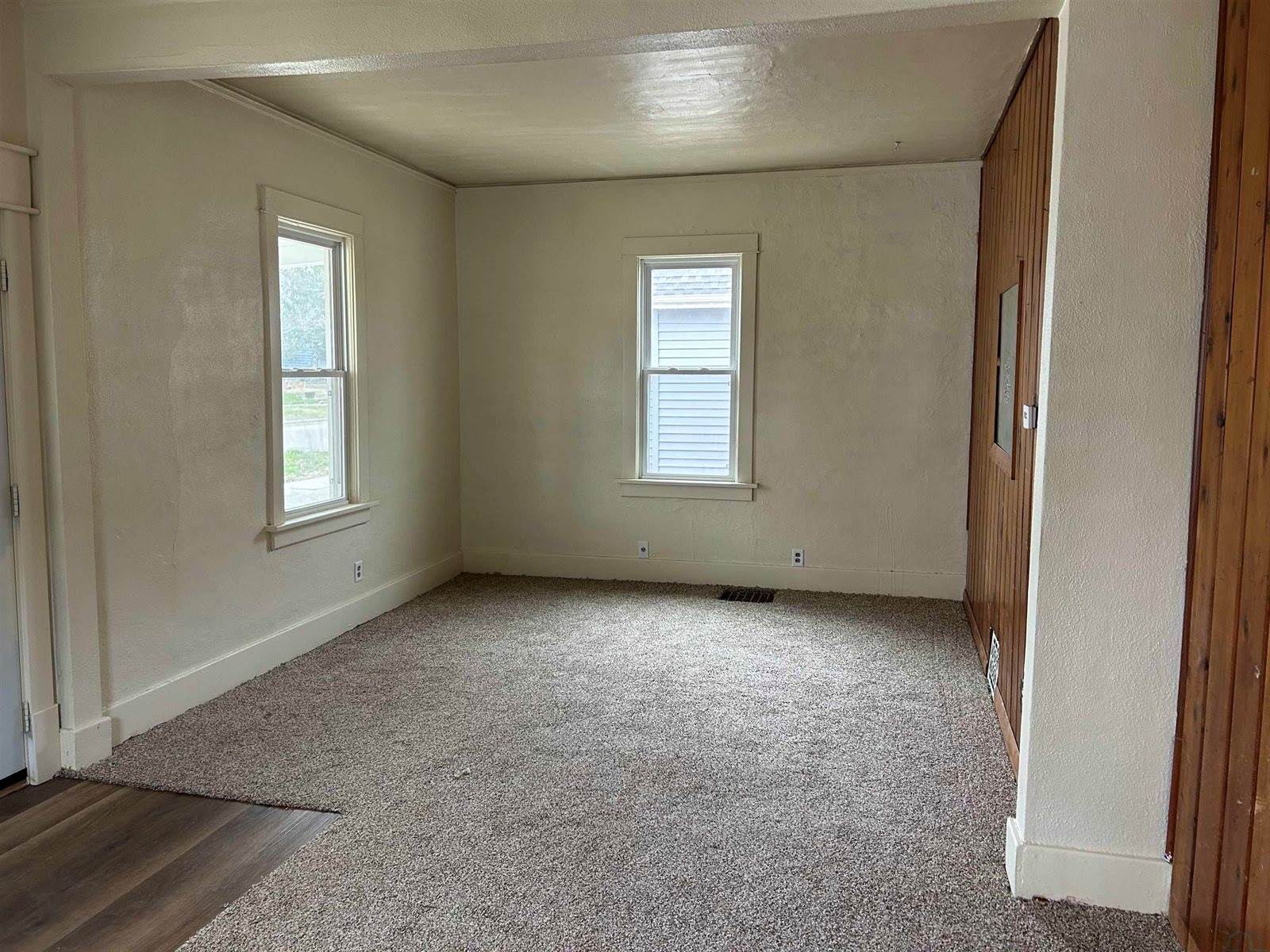 1213 S Helen St, Sioux City, IA 51106