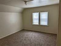 1213 S Helen St, Sioux City, IA 51106