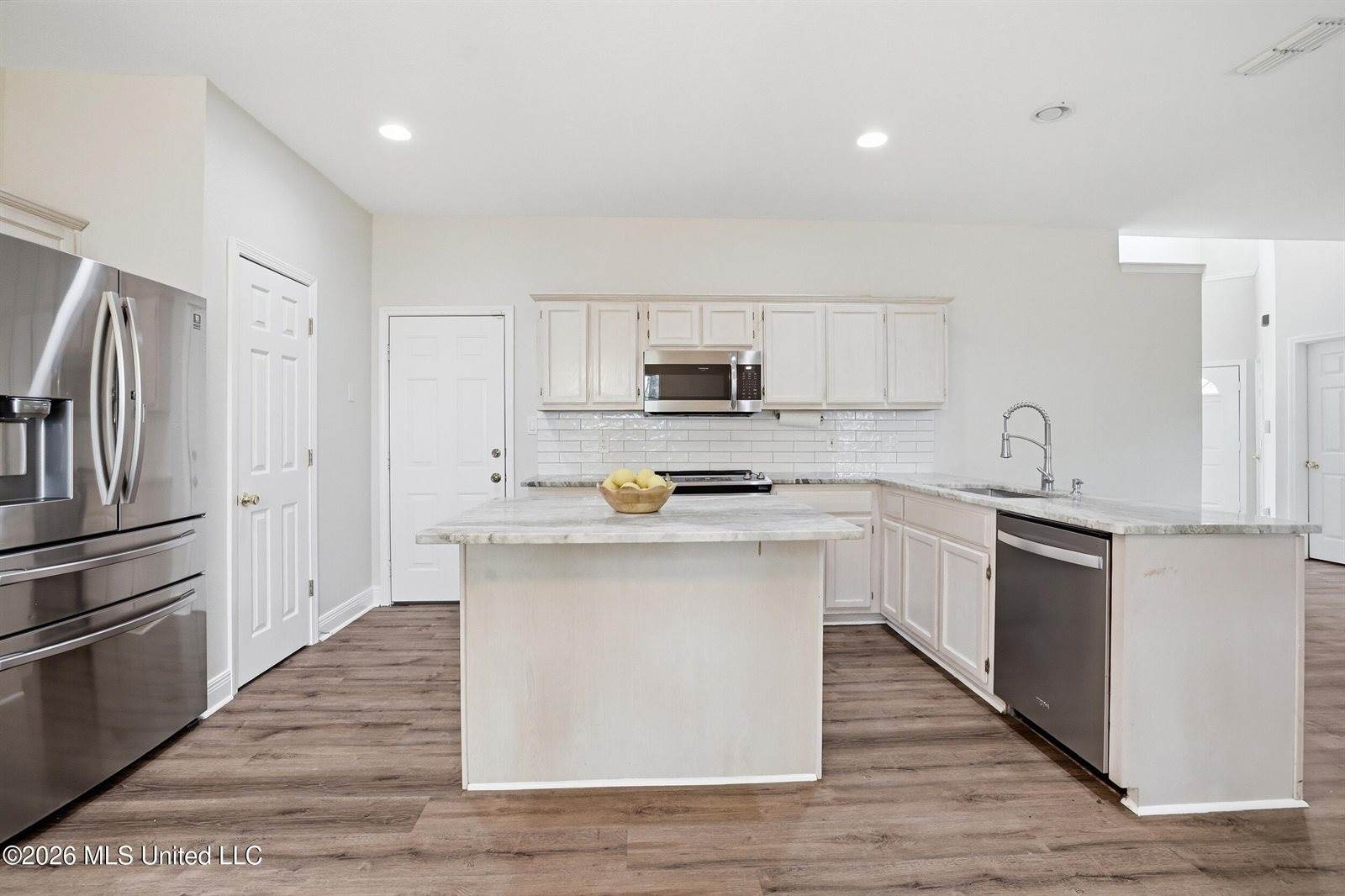 11047 Oakcrest Drive, D'Iberville, MS 39540