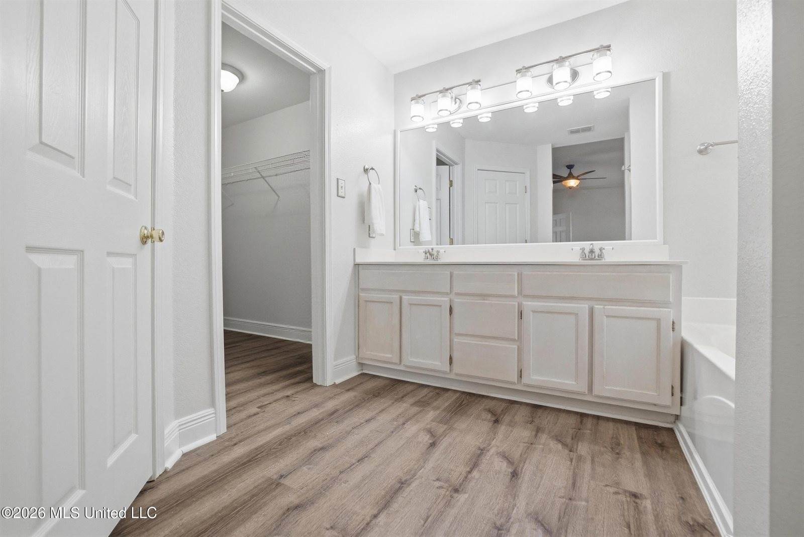 11047 Oakcrest Drive, D'Iberville, MS 39540