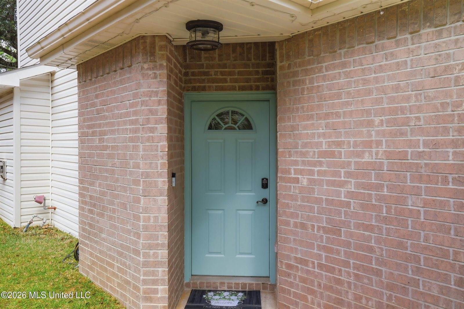 11047 Oakcrest Drive, D'Iberville, MS 39540