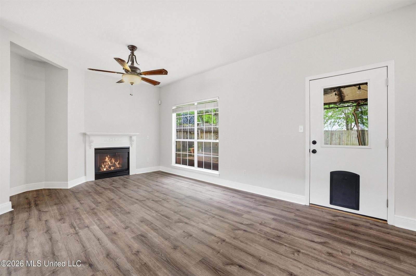 11047 Oakcrest Drive, D'Iberville, MS 39540