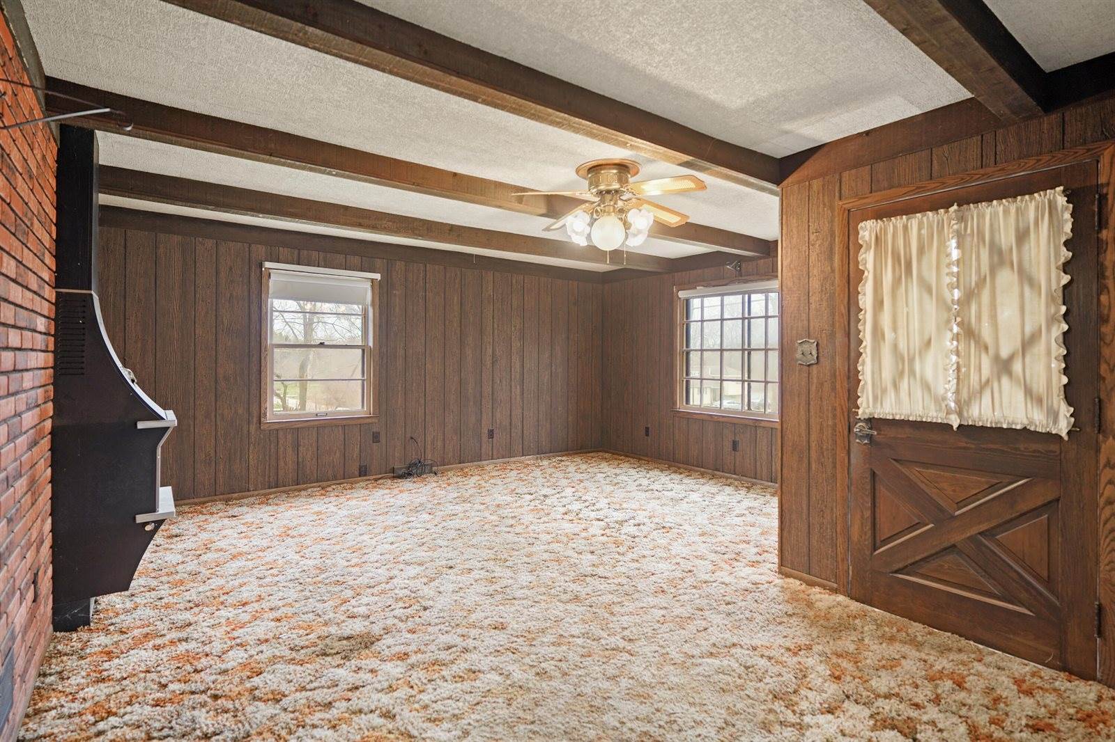 2844 Cozy Acres Rd, Mount Pleasant, WI 53406