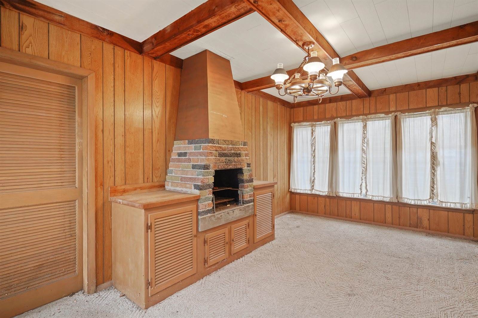2844 Cozy Acres Rd, Mount Pleasant, WI 53406