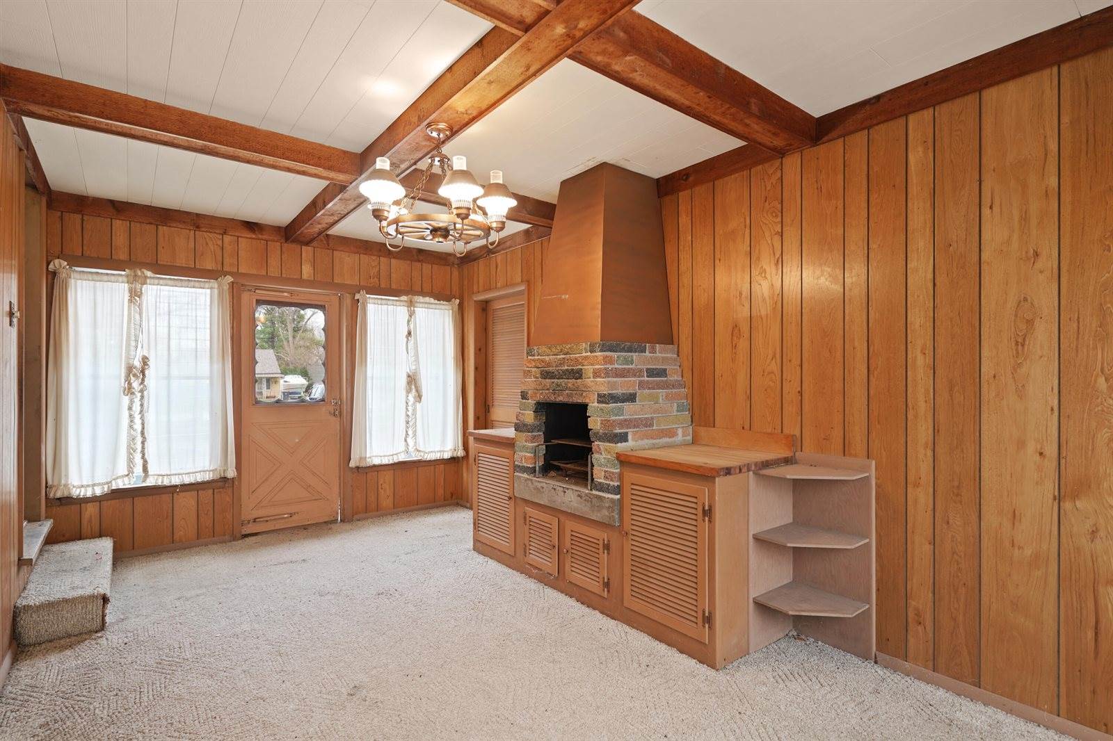 2844 Cozy Acres Rd, Mount Pleasant, WI 53406