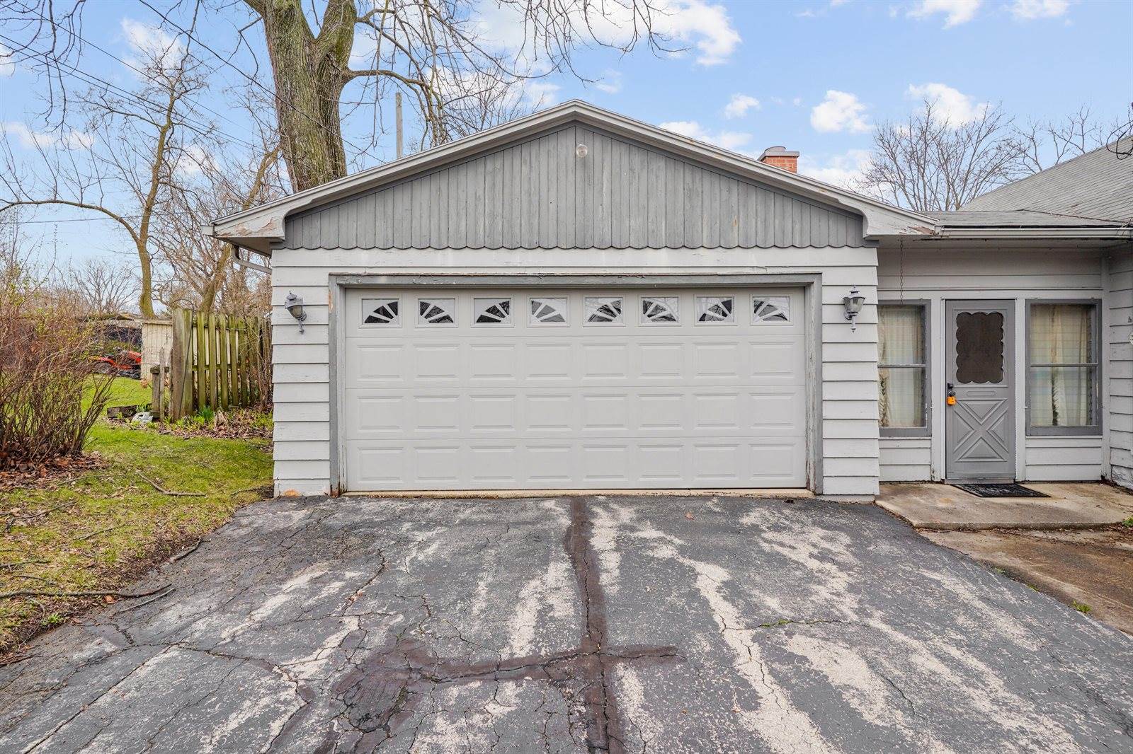 2844 Cozy Acres Rd, Mount Pleasant, WI 53406