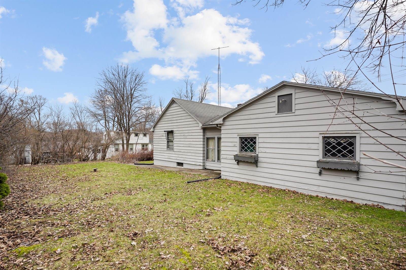 2844 Cozy Acres Rd, Mount Pleasant, WI 53406