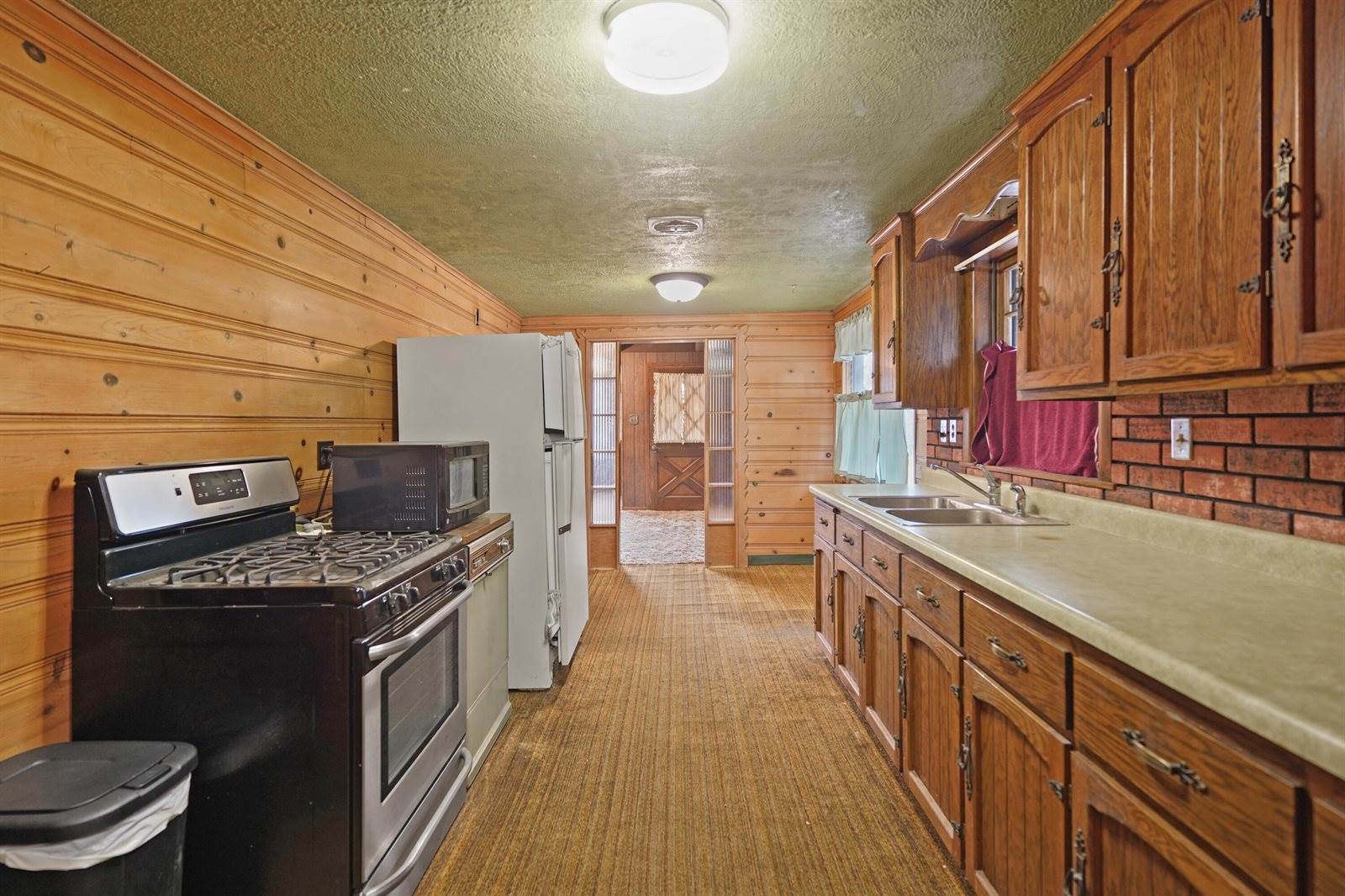 2844 Cozy Acres Rd, Mount Pleasant, WI 53406