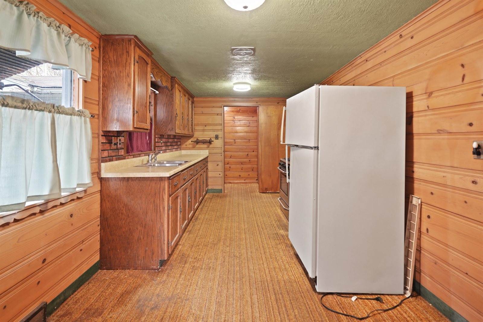 2844 Cozy Acres Rd, Mount Pleasant, WI 53406