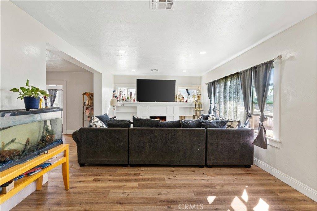 1710 2nd, Bakersfield, CA 93304