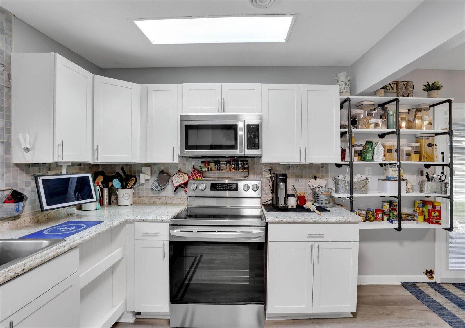 24 Maple Avenue, Thornville, OH 43076