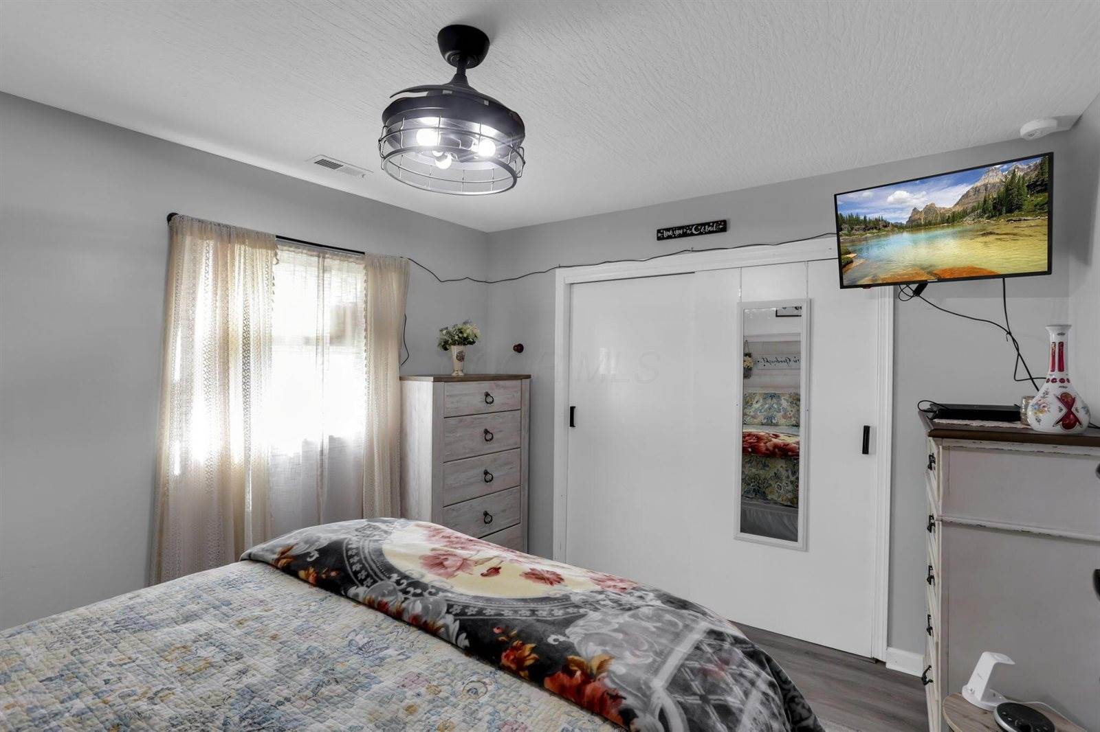 24 Maple Avenue, Thornville, OH 43076