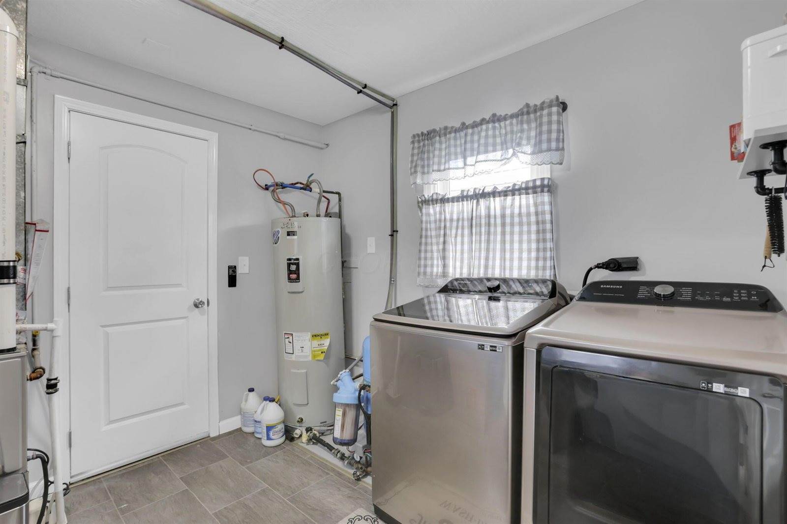 24 Maple Avenue, Thornville, OH 43076