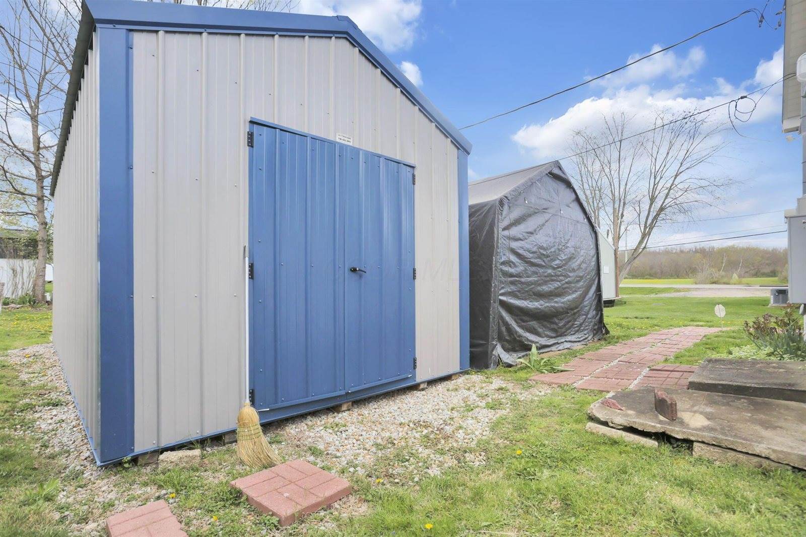 24 Maple Avenue, Thornville, OH 43076