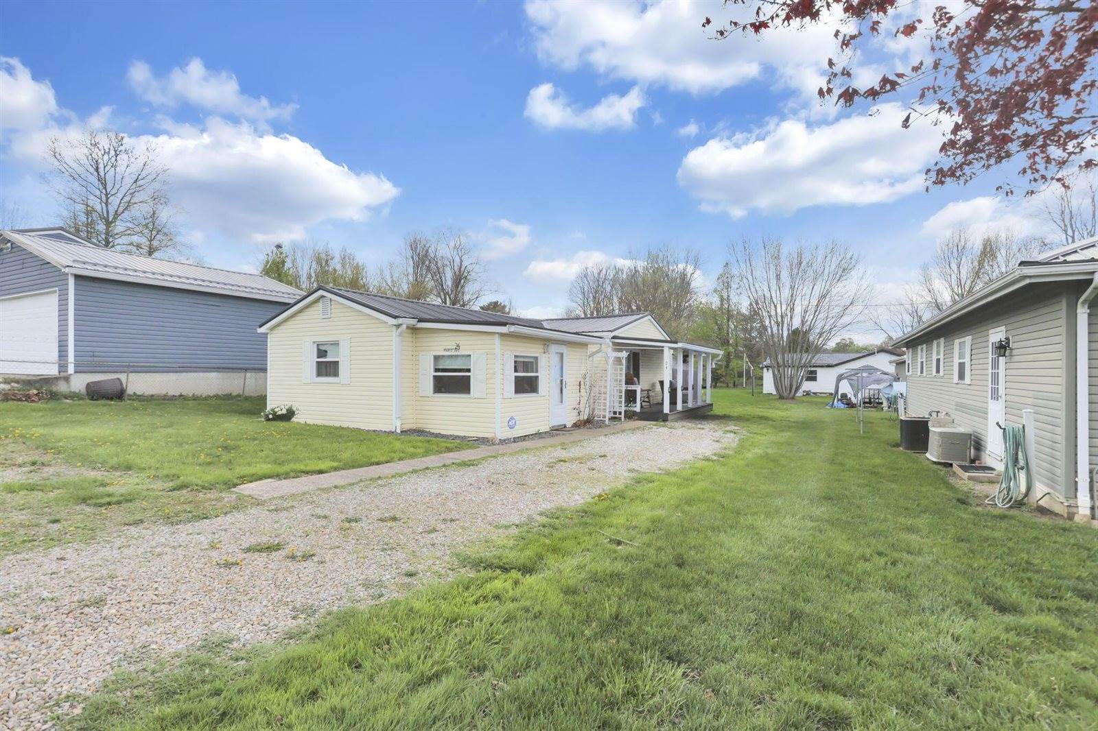 24 Maple Avenue, Thornville, OH 43076