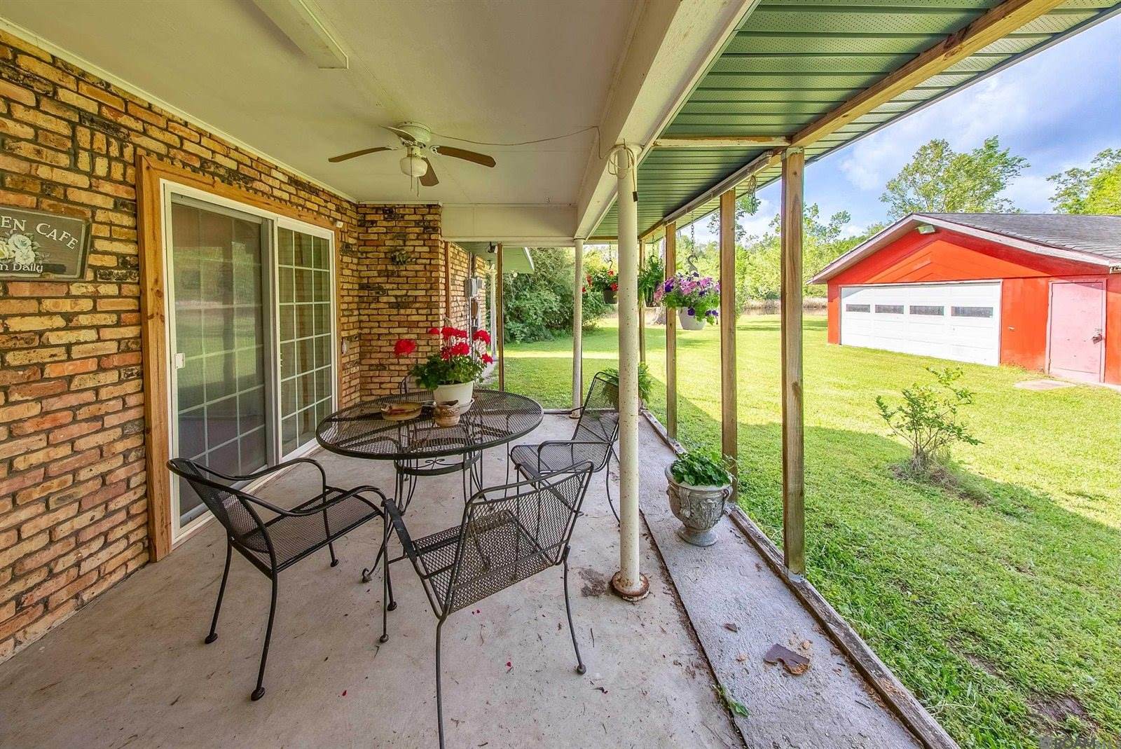 11163 Hwy 22, Saint Amant, LA 70774