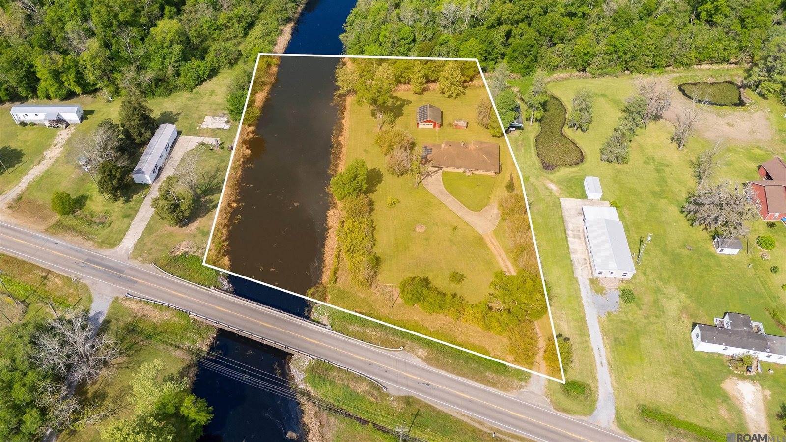 11163 Hwy 22, Saint Amant, LA 70774