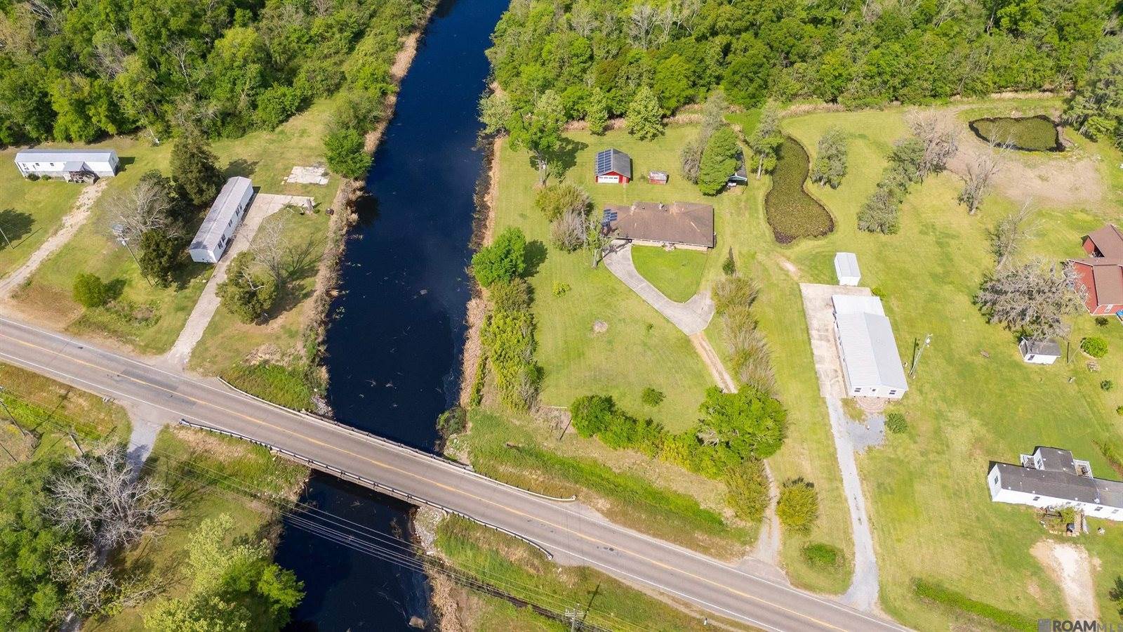 11163 Hwy 22, Saint Amant, LA 70774