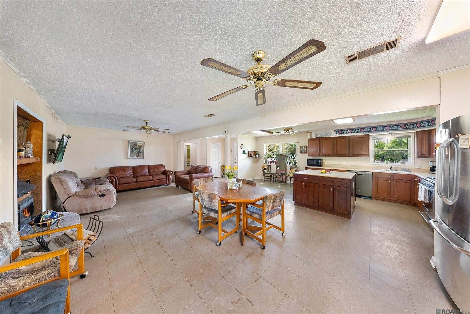 11163 Hwy 22, Saint Amant, LA 70774