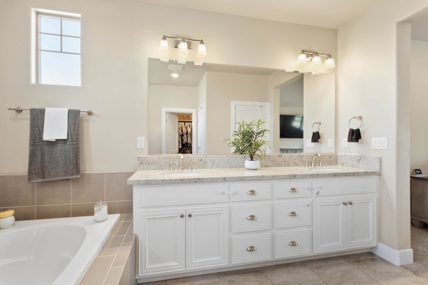 1916 Beale Circle, Lincoln, CA 95648