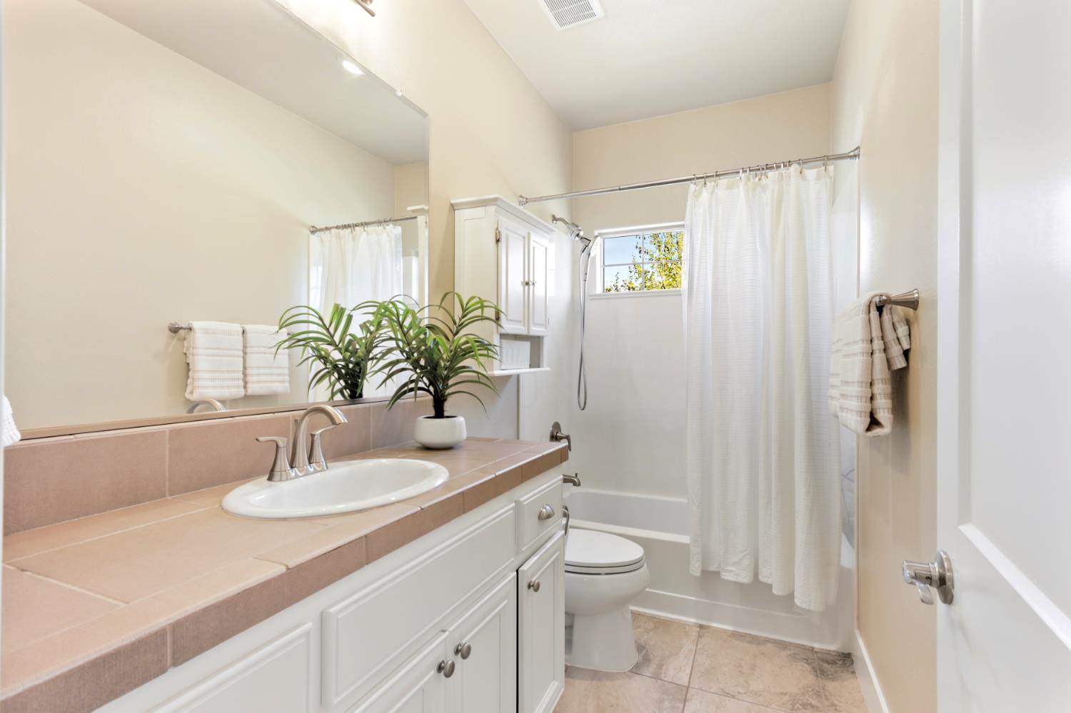 1916 Beale Circle, Lincoln, CA 95648