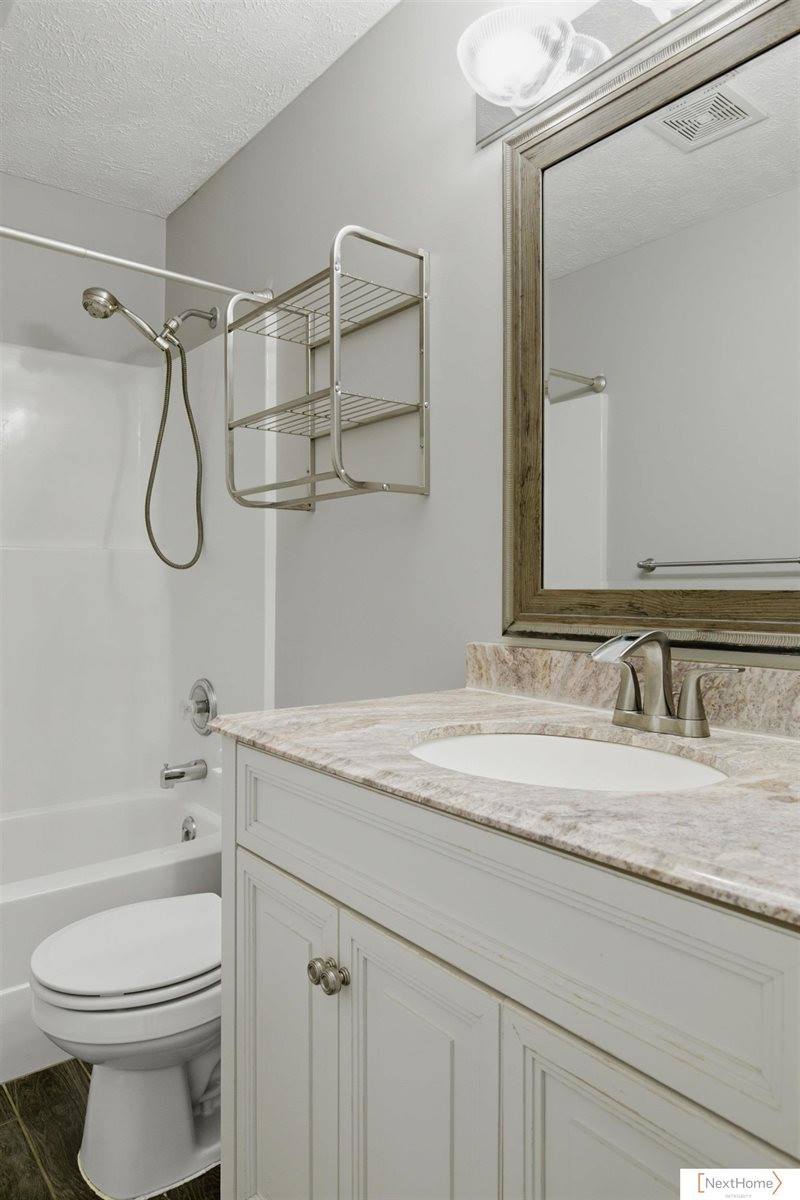 21902 Woodland Hills Circle, Eagle, NE 68347
