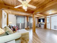Listing Photo 11