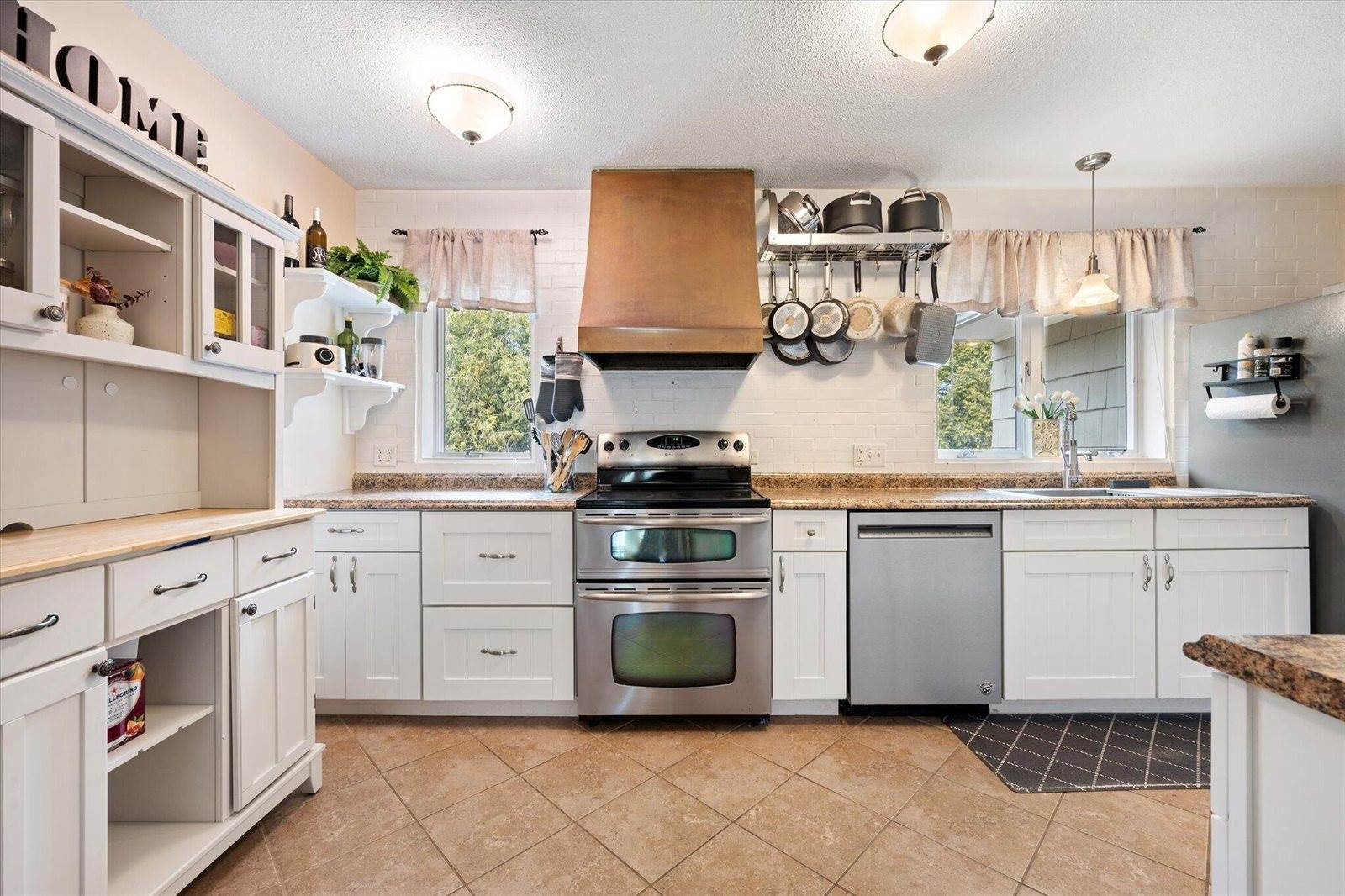 7 Williams Street, Hampden, ME 04444