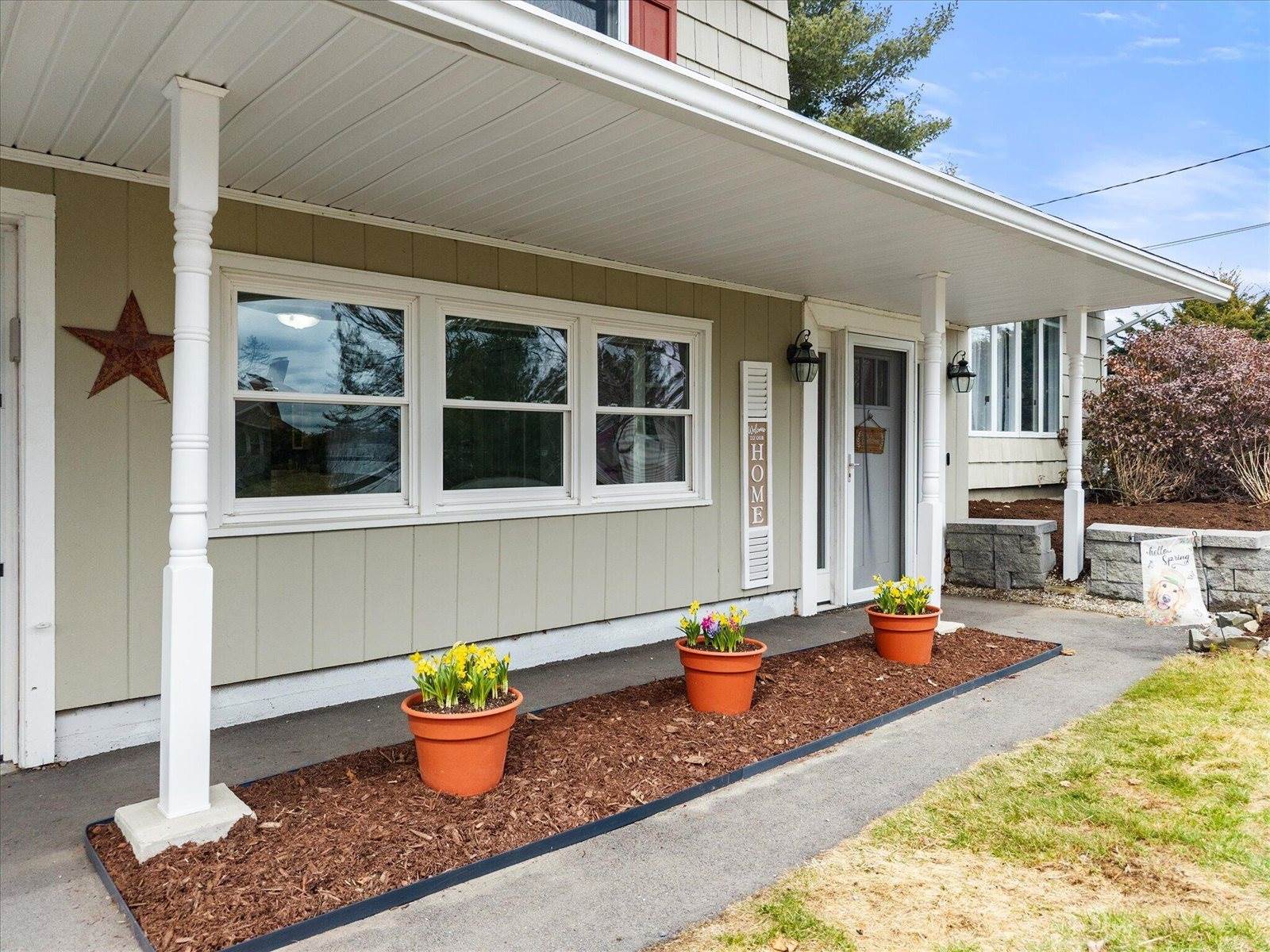 7 Williams Street, Hampden, ME 04444