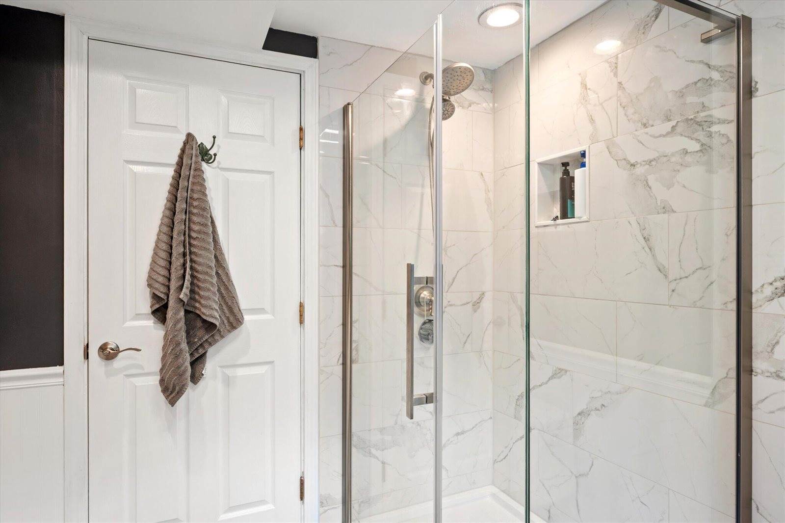 7 Williams Street, Hampden, ME 04444