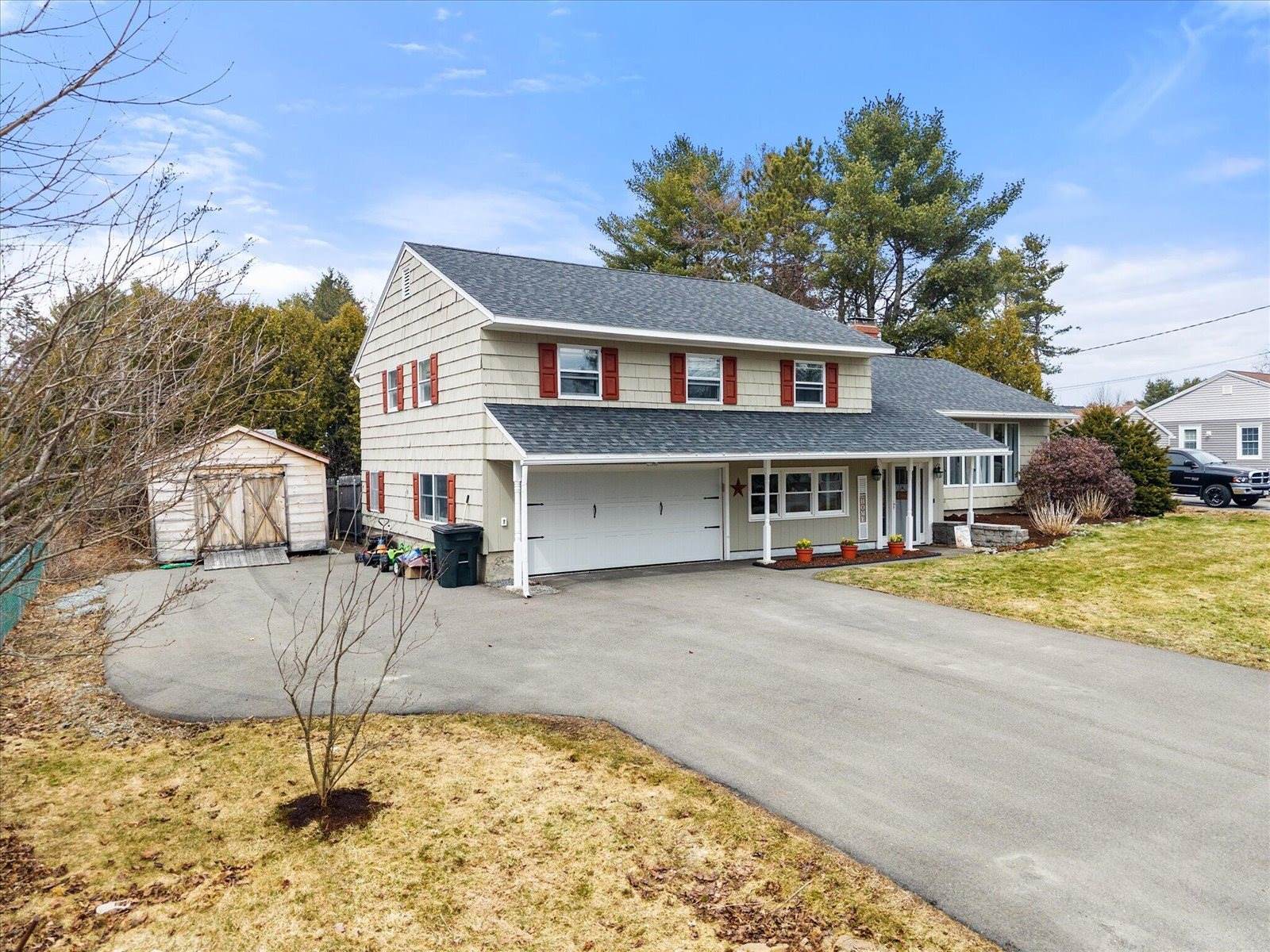 7 Williams Street, Hampden, ME 04444