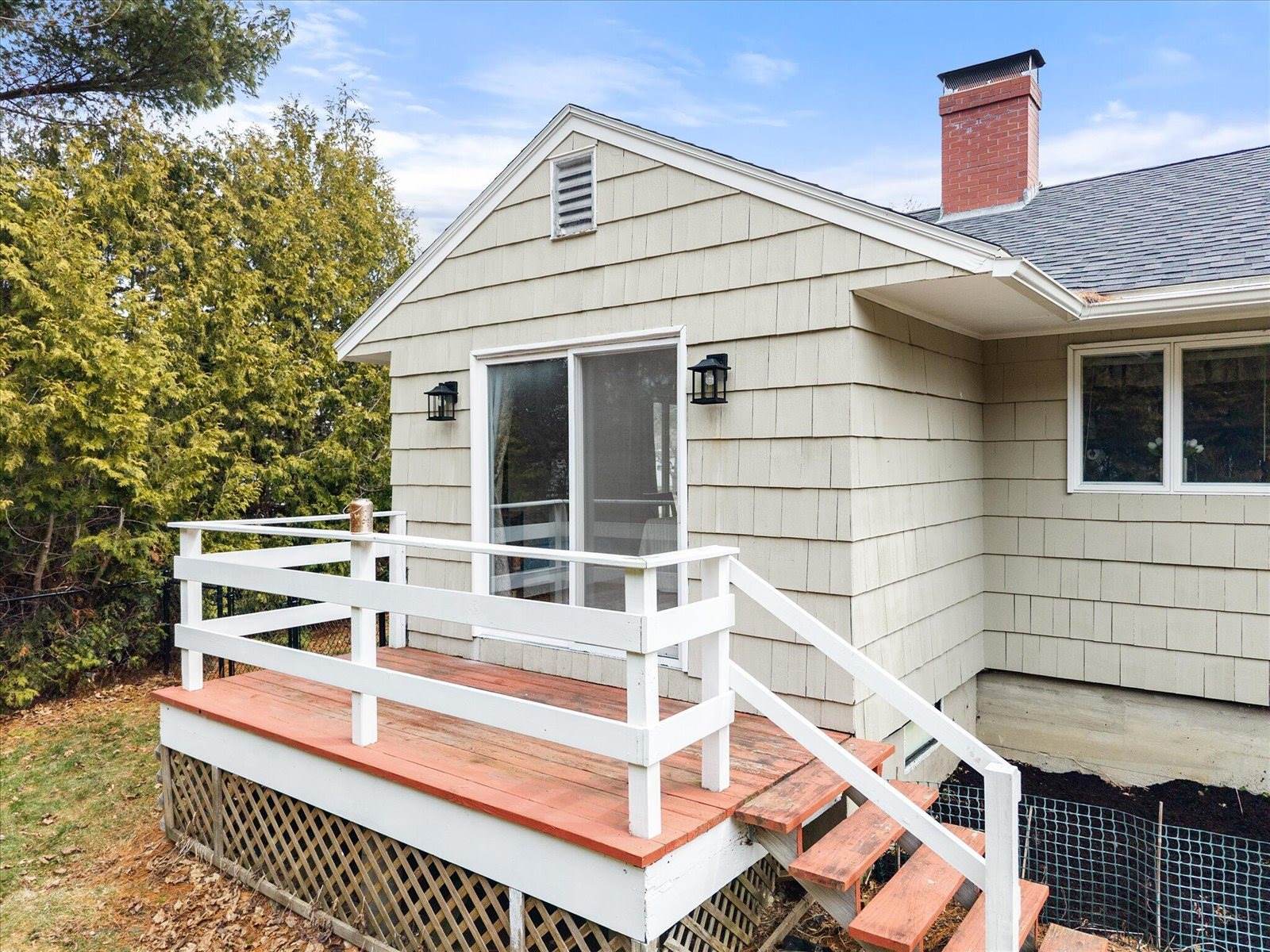 7 Williams Street, Hampden, ME 04444